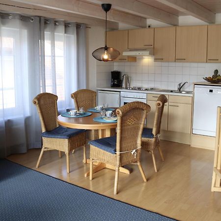 Gaestehaus Maeder Am Hafen Ульдінген-Мюльгофен Номер фото