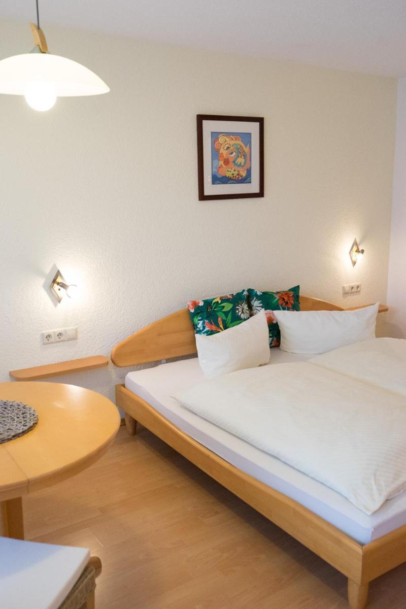 Gaestehaus Maeder Am Hafen Ульдінген-Мюльгофен Номер фото