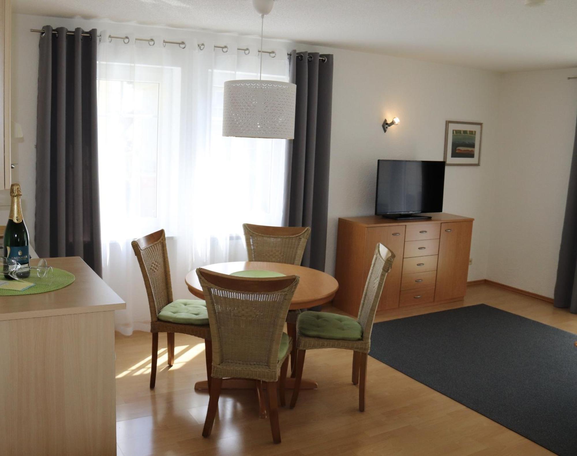 Gaestehaus Maeder Am Hafen Ульдінген-Мюльгофен Номер фото
